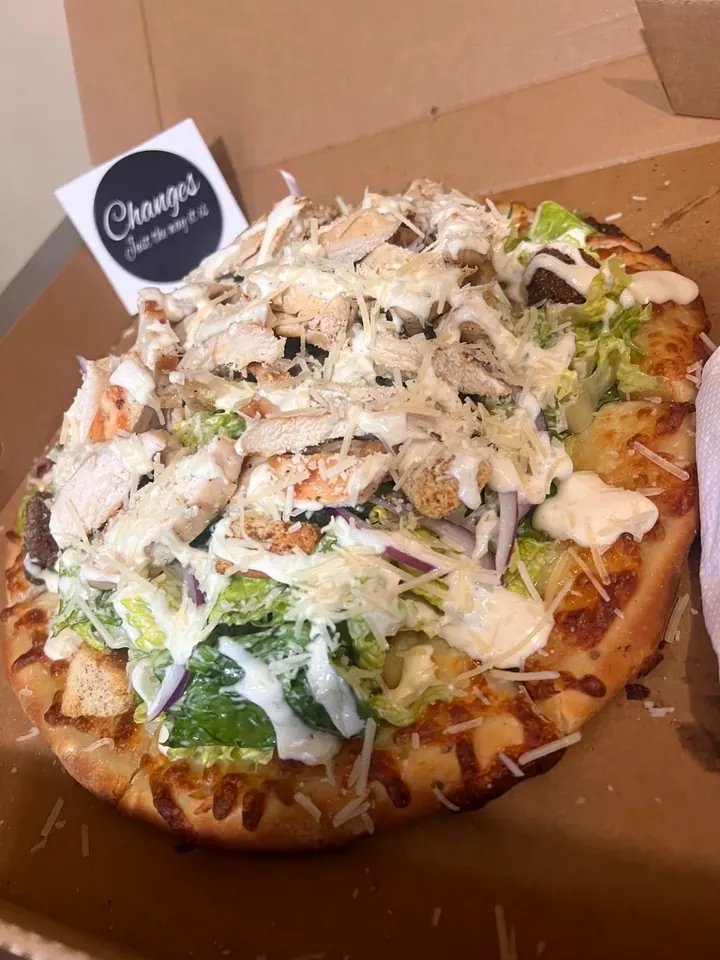 Caesar chicken pizza