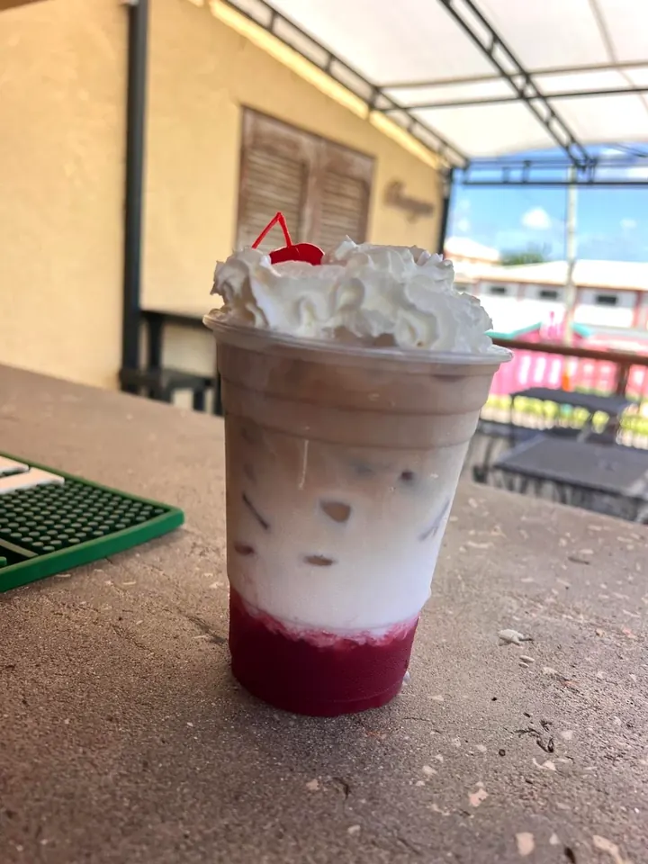 Creamy strawberry house-special drink