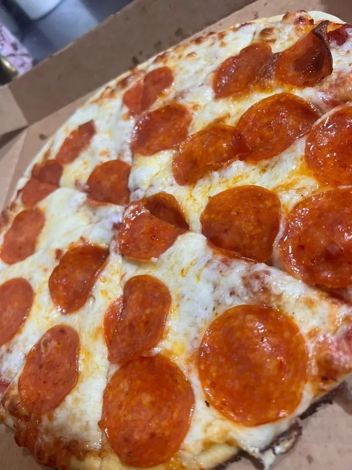 Pepperoni pizza
